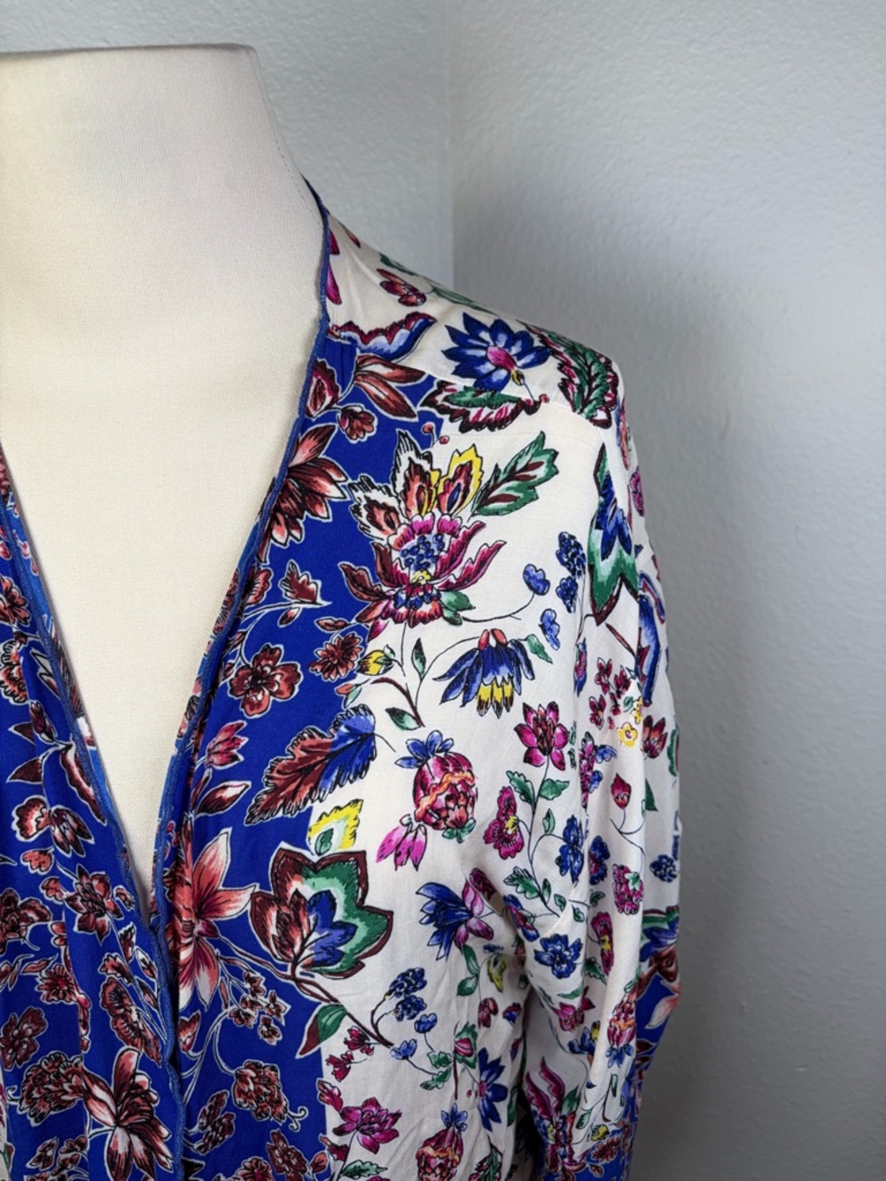Democracy Floral Rayon Kimono Duster - Size L/XL - Picture 3 of 10